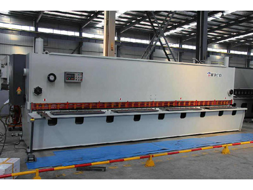 Plate shearing machine